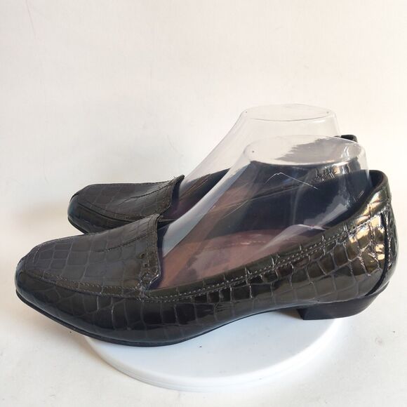 Clarks 8.5 Wide Croc Print Slip-On Loafer 30974 Green Leather Comfort Shoes - Picture 3 of 11